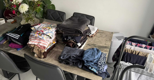 VonHaus 20l dehumidifier next to a clothes airer