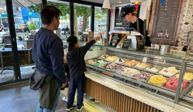 Waasenaar Luciano's ice cream shop