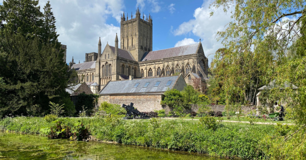 Wells Cathedral and Bishop’s Palace Circular